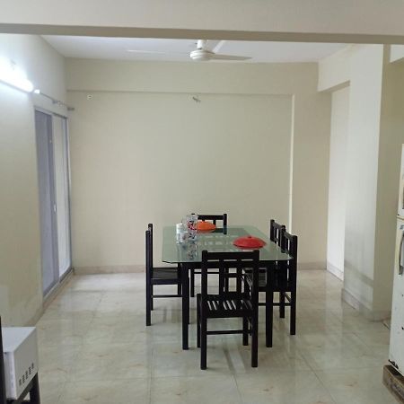 Peaceful Living Behind Dhaka Airport, Uttara Sector 18, Only For Long Time Stay 외부 사진